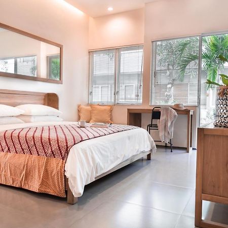 Seruni Guest House Denpasar Zewnętrze zdjęcie